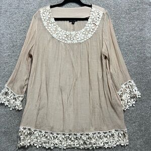 Cal Style Woman’s Beige tunic Top Blouse Lace Size XL *flaw